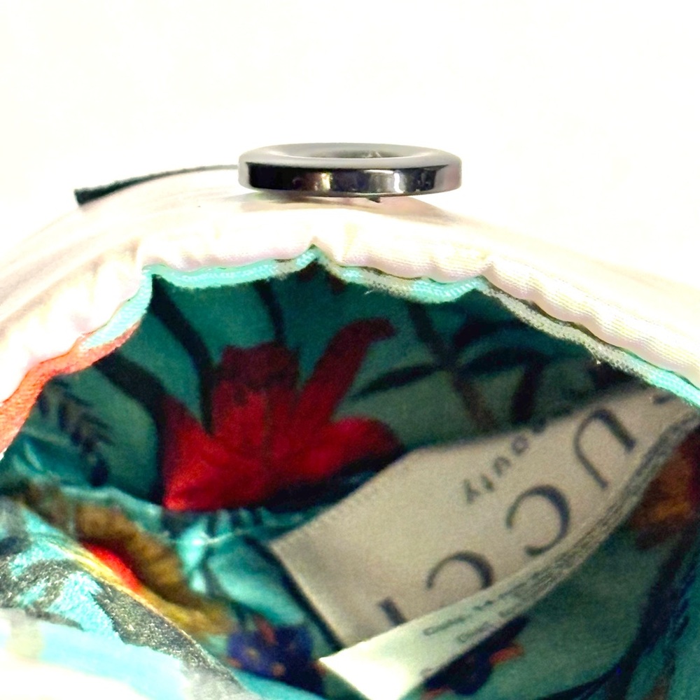NWT Gucci Beauty Heart Mirror w/iridescent pouch - Picture 6 of 8